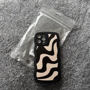 Wavy Pattern iPhone Case – Black & Beige (New, Never Used)